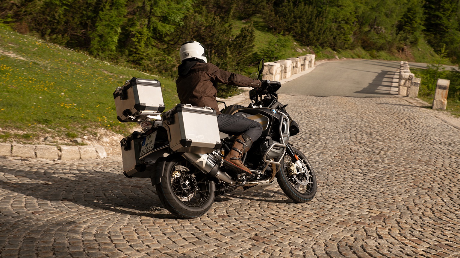 2020 BMW R 1250 GS Adventure Exterior Rear View Picture